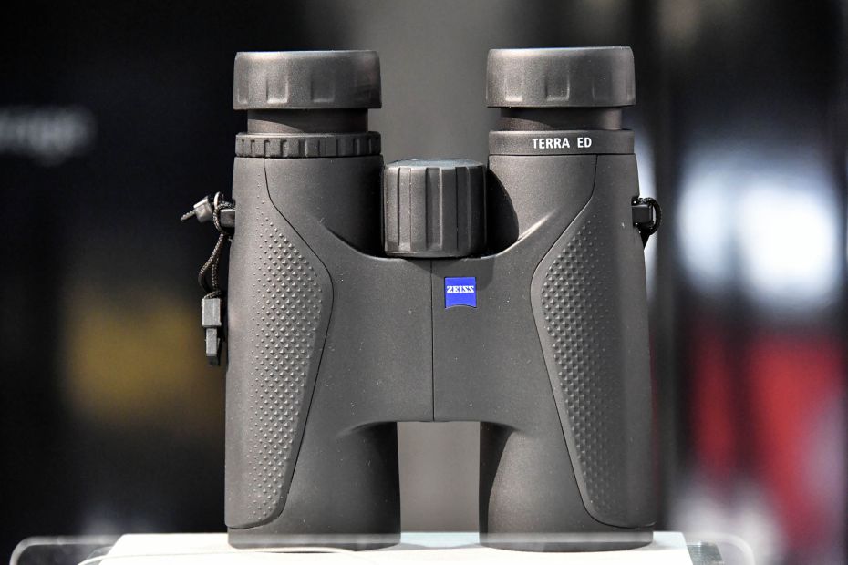 carl zeiss terra ed 10x42 binoculars