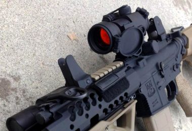 Red dot sight on AR