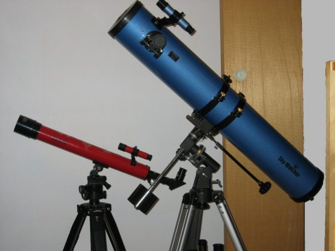 refractor telescope vs reflector