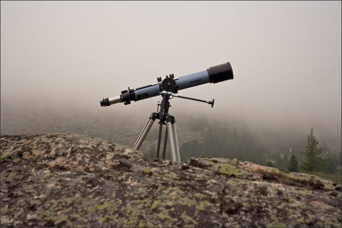 telescope on rocks on 3pod